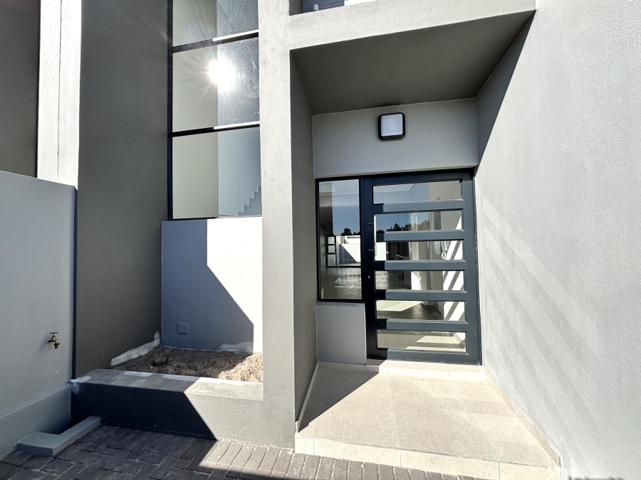 4 Bedroom Property for Sale in Sandown Western Cape